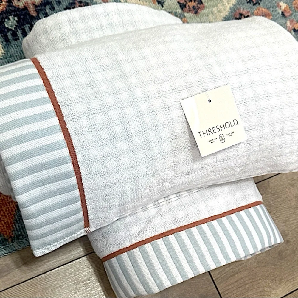New Threshold Gingham Premium Bath Towels Set 2 Pc XL Traditional Gingham Plaid